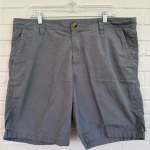 Columbia Gray Flat Front Shorts - Men’s 38